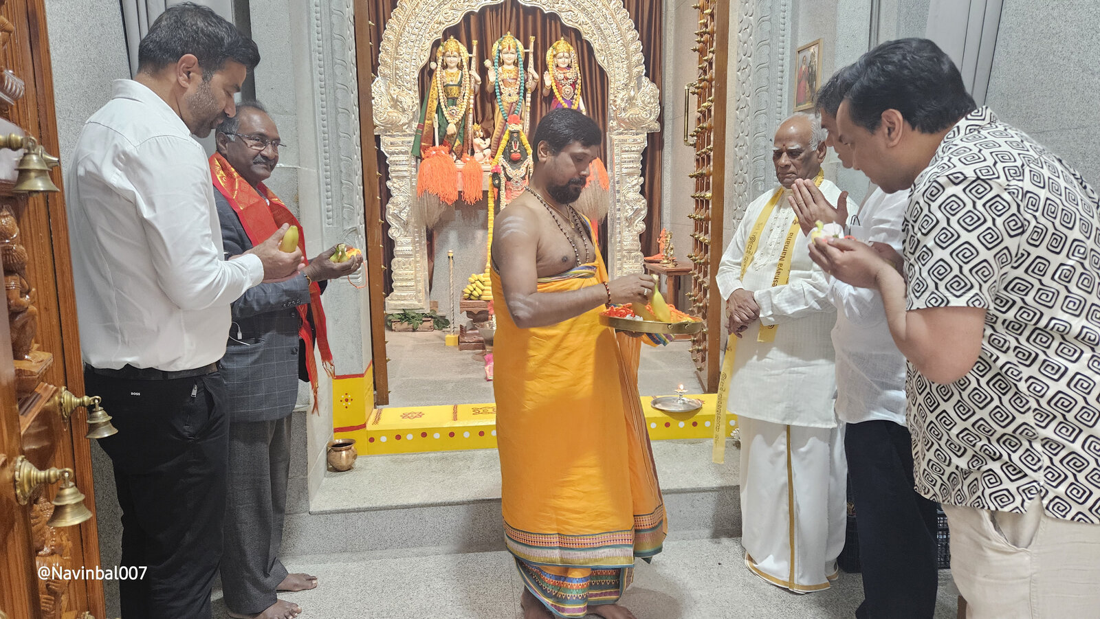 Special temple blessings and aarti ceremony with community leaders